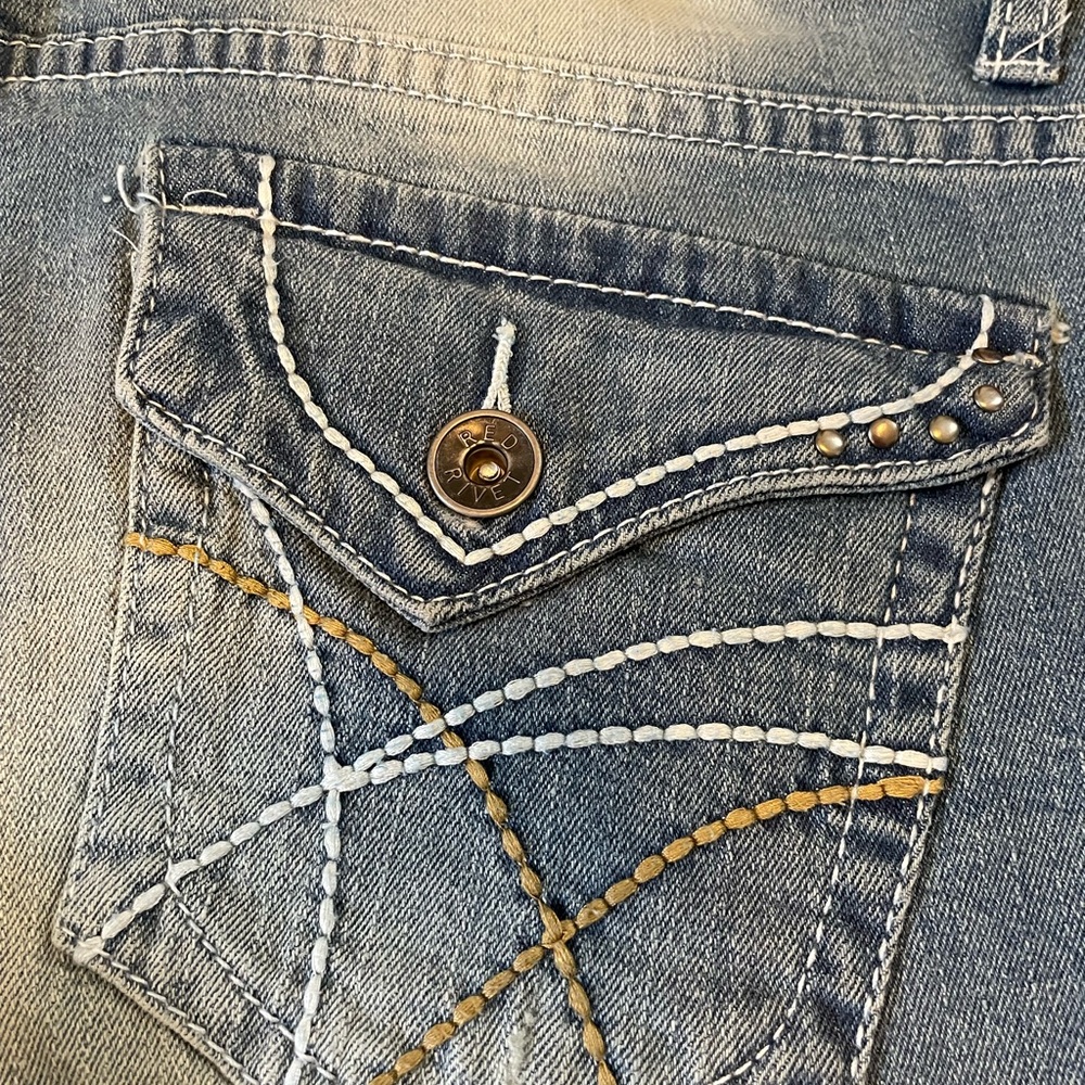 Red Rivet Wide Leg Jeans - Short - Picture 5 of 6
